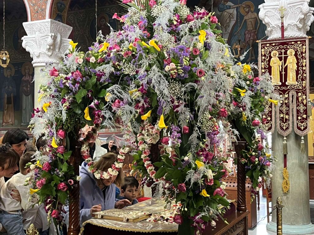 Κατανυκτικό κλίμα και συρροή πιστών στις εκκλησίες